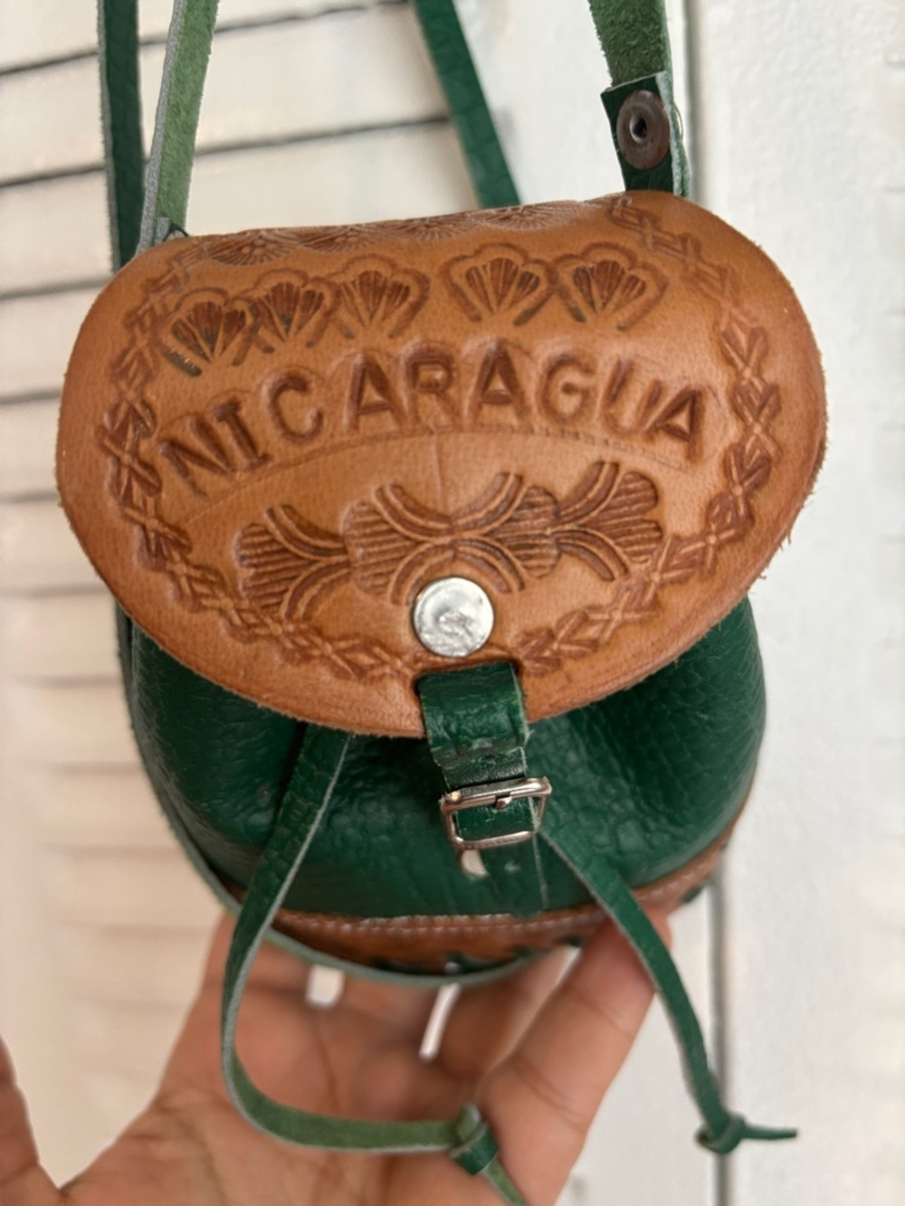 Vintage Handmade Nicaragua Green & Tan Leather Mini Drawstring Bag β One Size - Picture 2 of 8